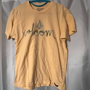 Volcom Y2K snowboarding tee shirt. Light peach colour. Size medium. VG condition
